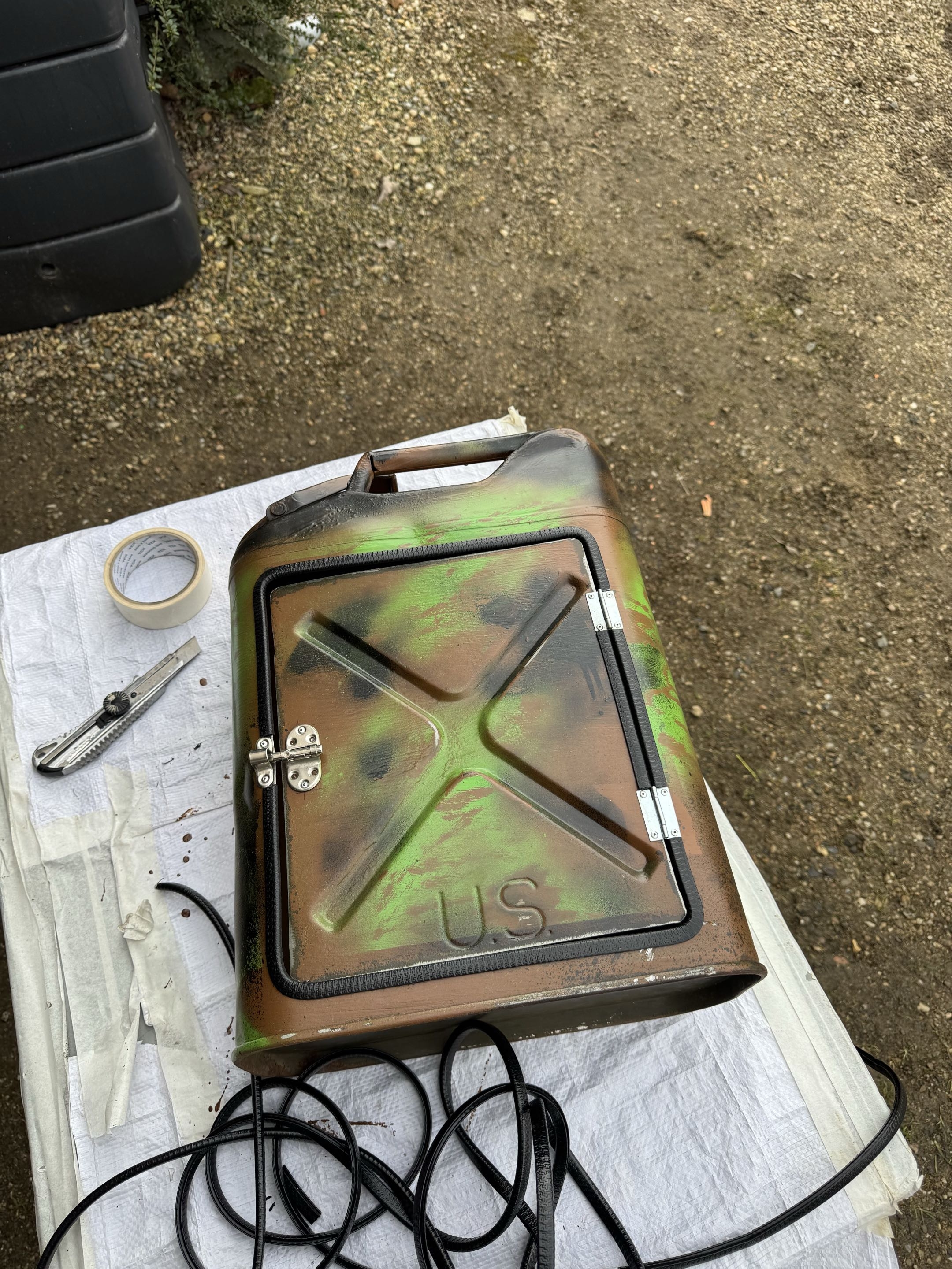 Jerrican — vue de dos